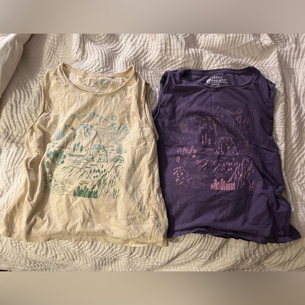 2 Parks Project Tank Tops Size Large